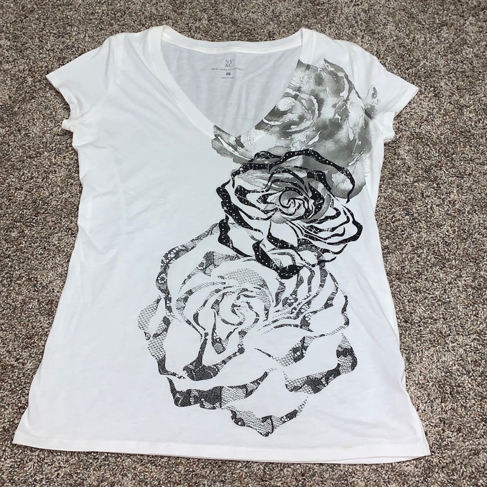 🛍3/$15 Ny & Co tee, jr fit